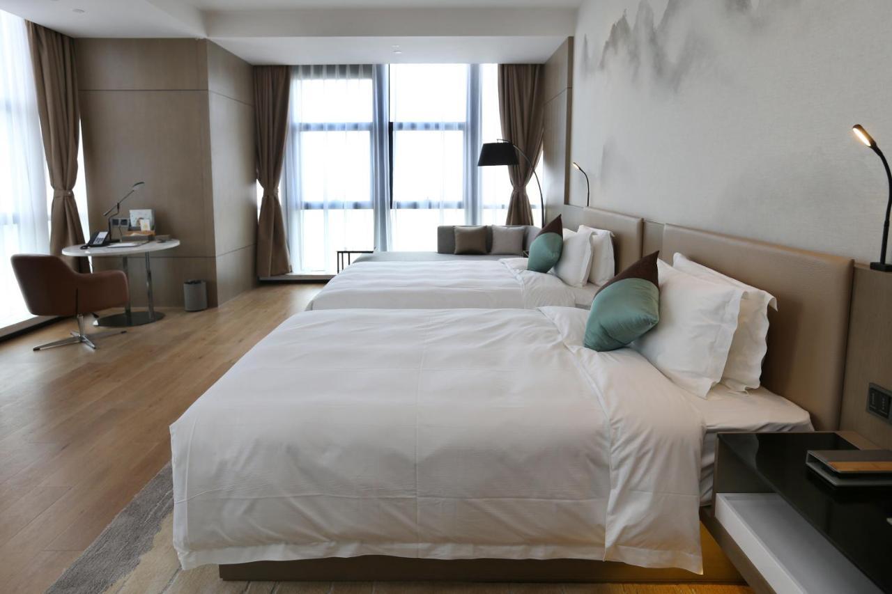 โนโวเทล เต้อฉิง Hotel Deqing ภายนอก รูปภาพ